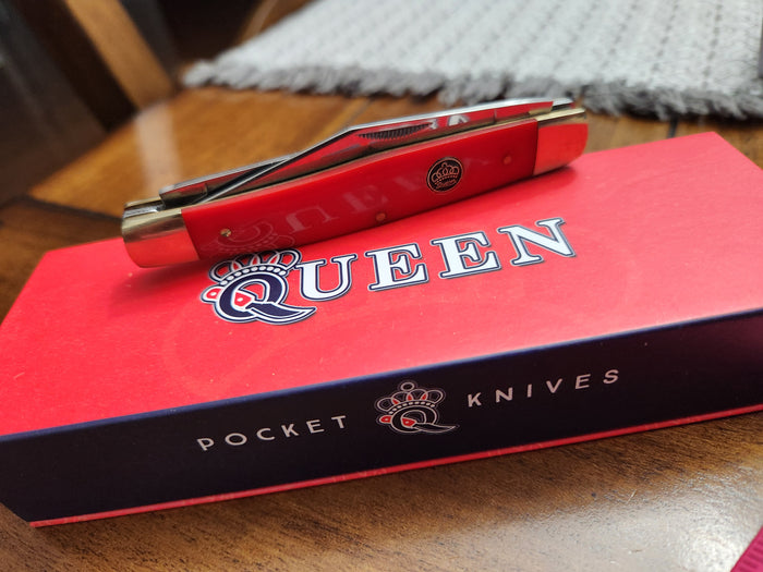 Queen Cutlery Red Synthetic Large Moose pocket knife